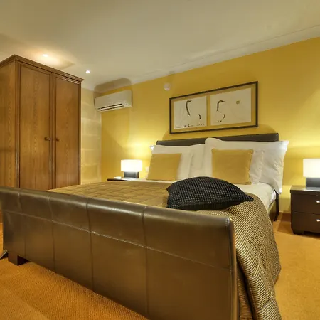 Ax Palazzo Capua Hotel