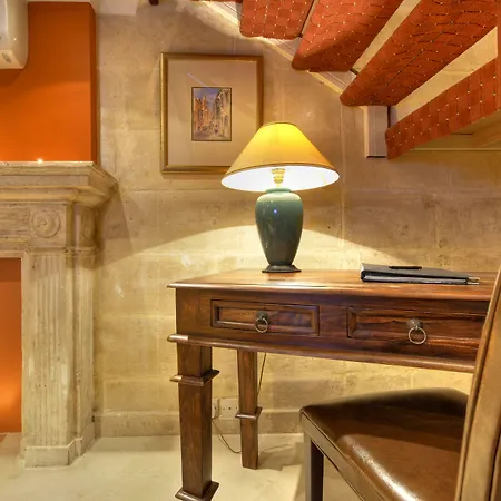 Ax Palazzo Capua فندق سليمة