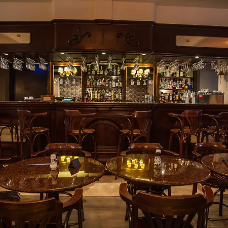 Ax Palazzo Capua 4*