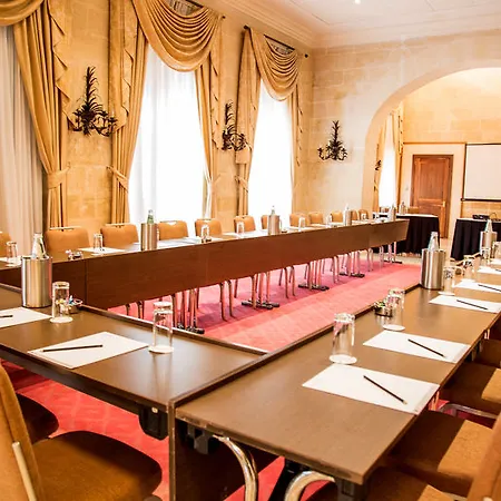 Ax Palazzo Capua Σλιέμα