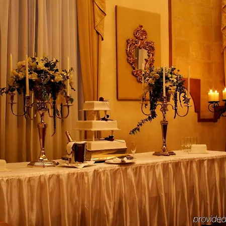 Ax Palazzo Capua Σλιέμα