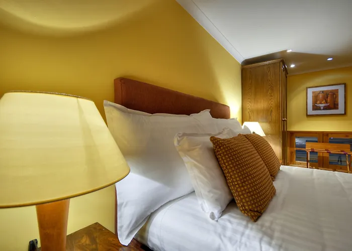 Ax Palazzo Capua Otel