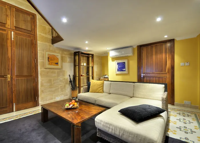 Ax Palazzo Capua Otel