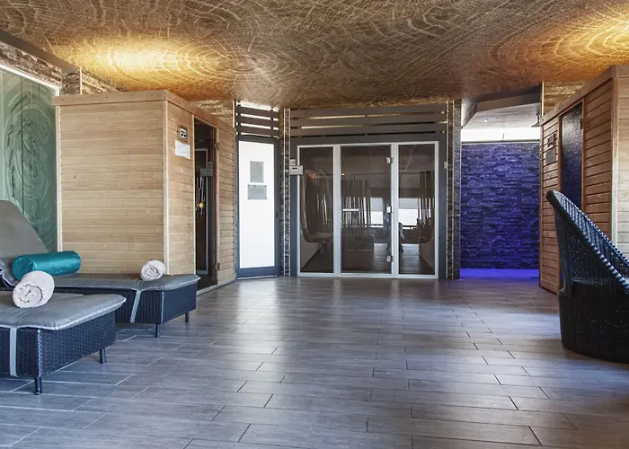 Ax Palazzo Capua Otel 4*