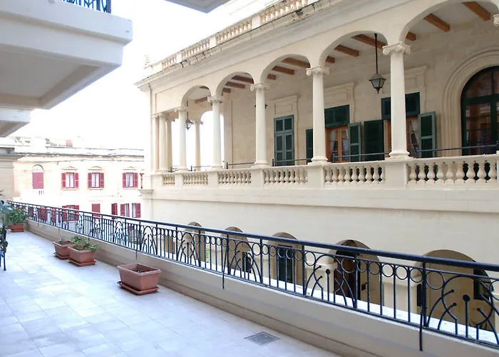 Ax Palazzo Capua Otel 4*