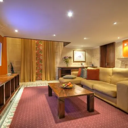 Ax Palazzo Capua 4*