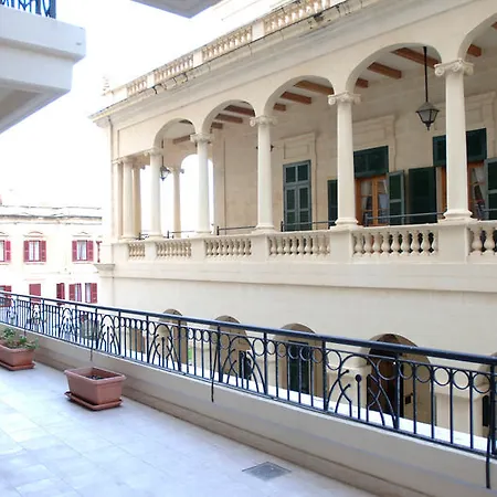 Ax Palazzo Capua Отель 4*